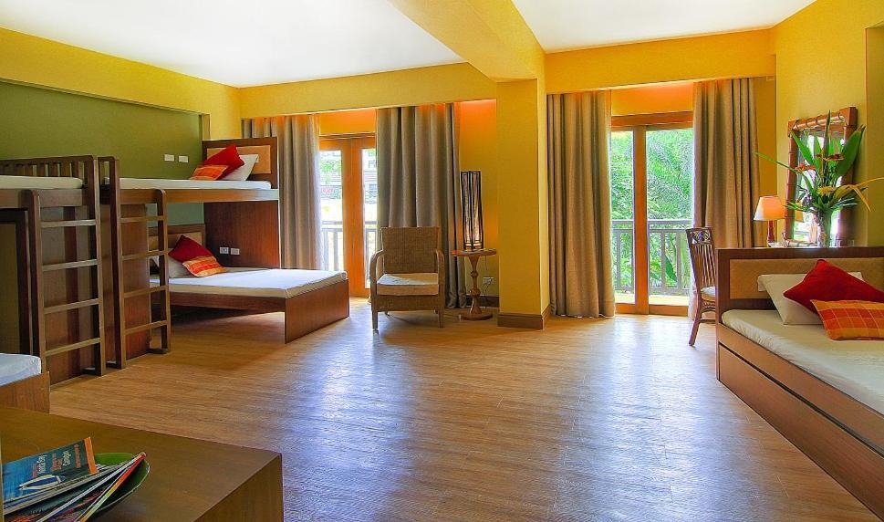 Manoc-Manoc Boracay Tropics Resort Hotel מראה חיצוני תמונה