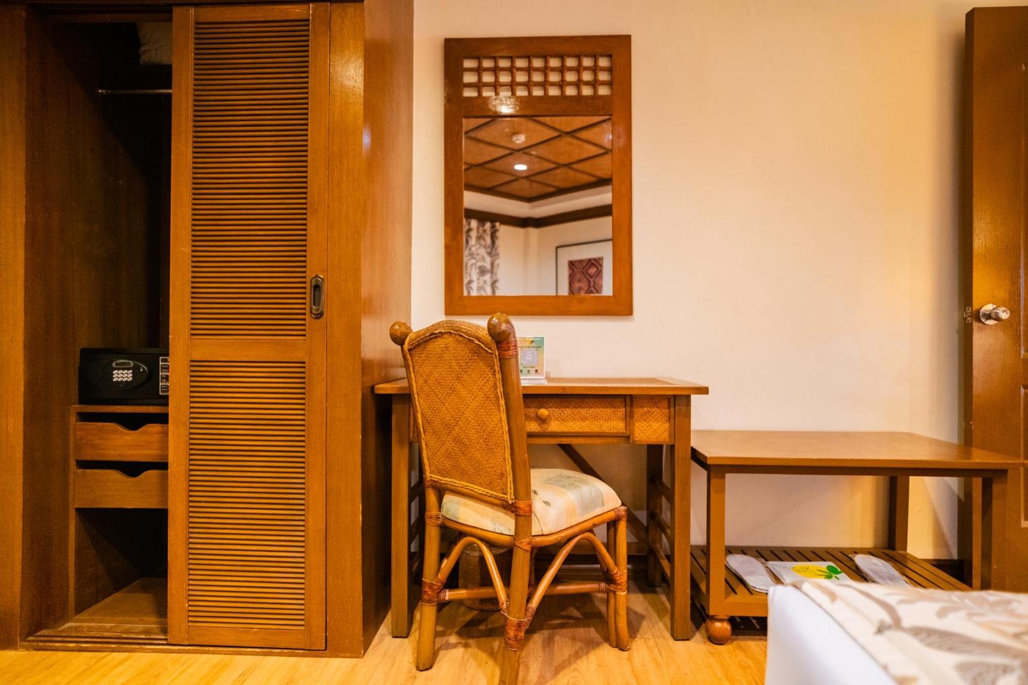 Manoc-Manoc Boracay Tropics Resort Hotel מראה חיצוני תמונה