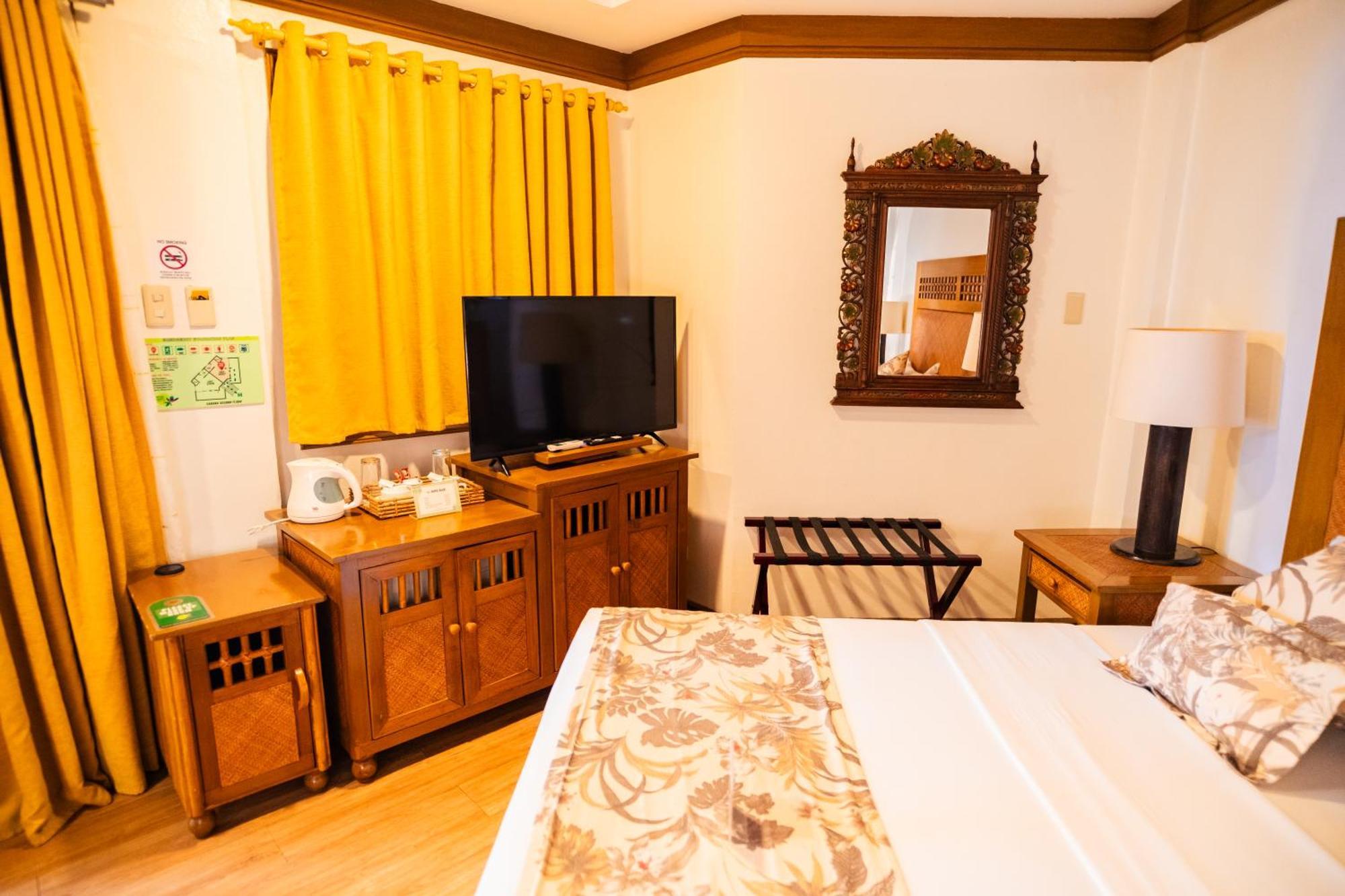 Manoc-Manoc Boracay Tropics Resort Hotel מראה חיצוני תמונה