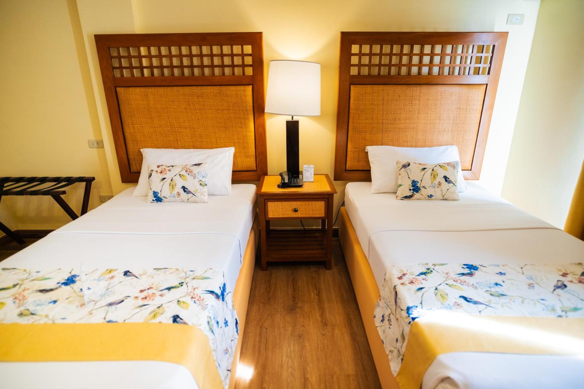 Manoc-Manoc Boracay Tropics Resort Hotel מראה חיצוני תמונה