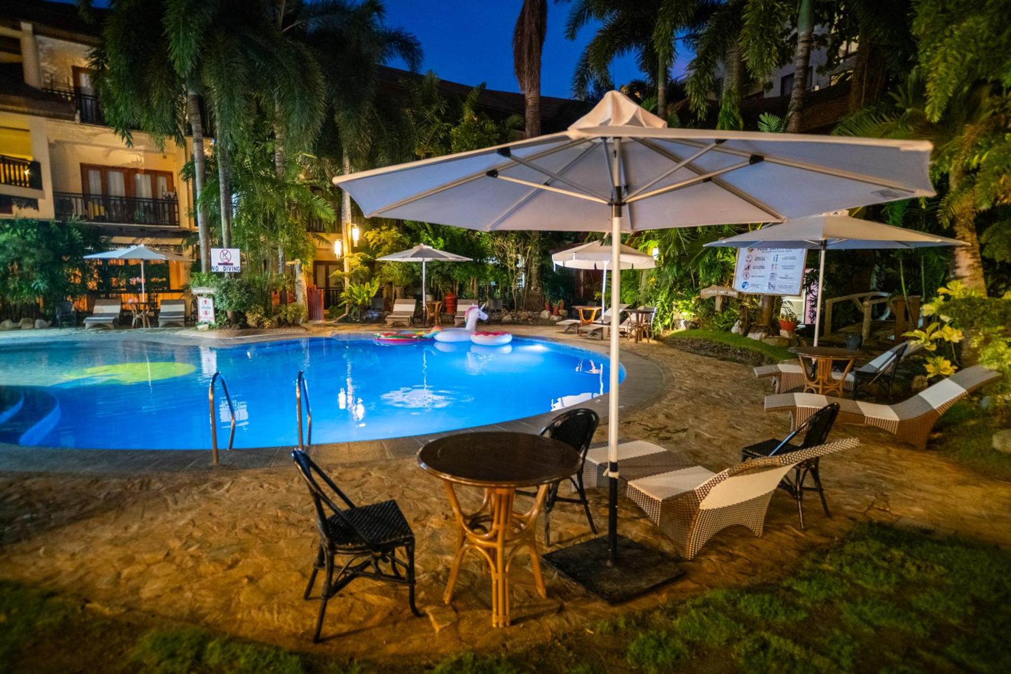 Manoc-Manoc Boracay Tropics Resort Hotel מראה חיצוני תמונה