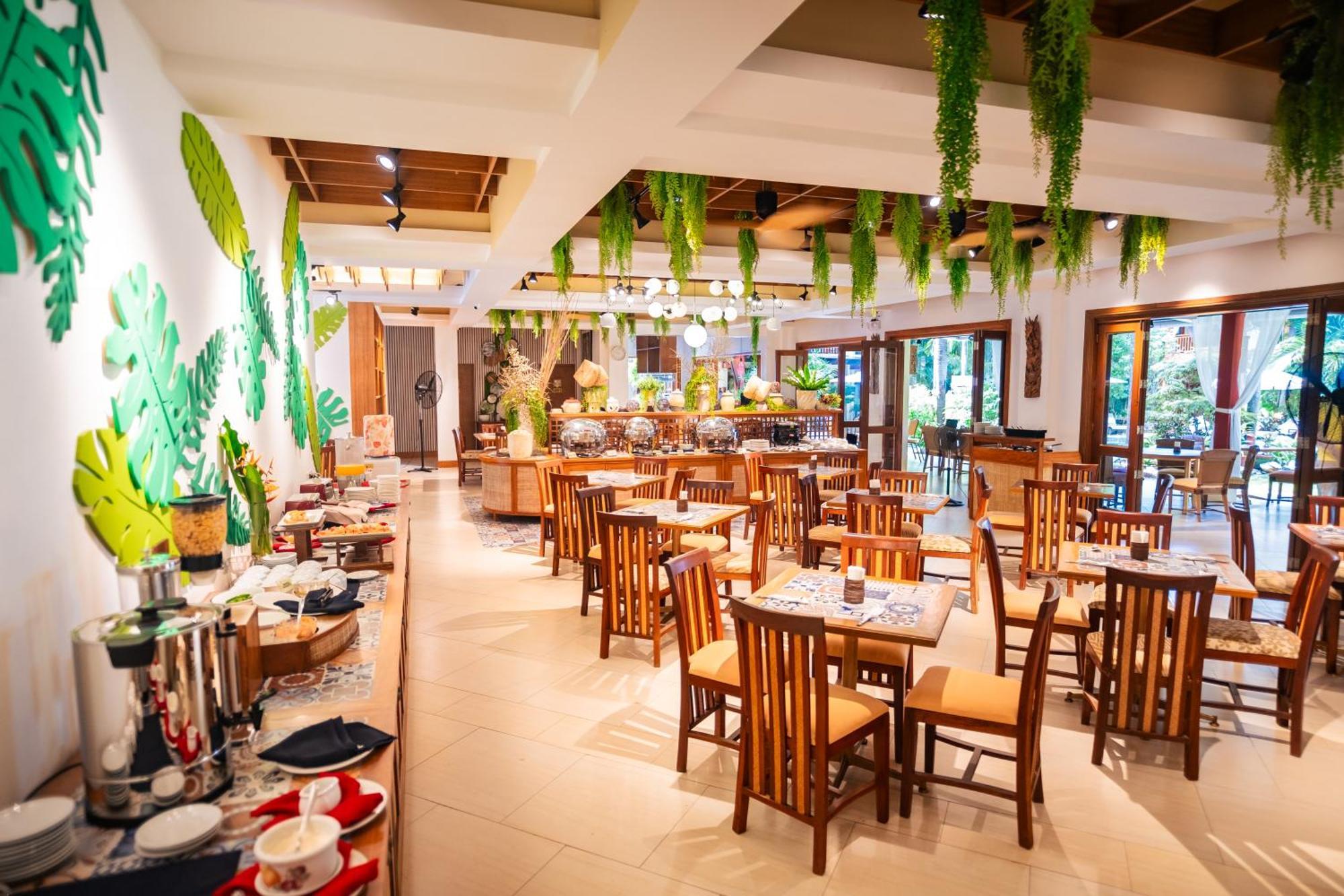Manoc-Manoc Boracay Tropics Resort Hotel מראה חיצוני תמונה