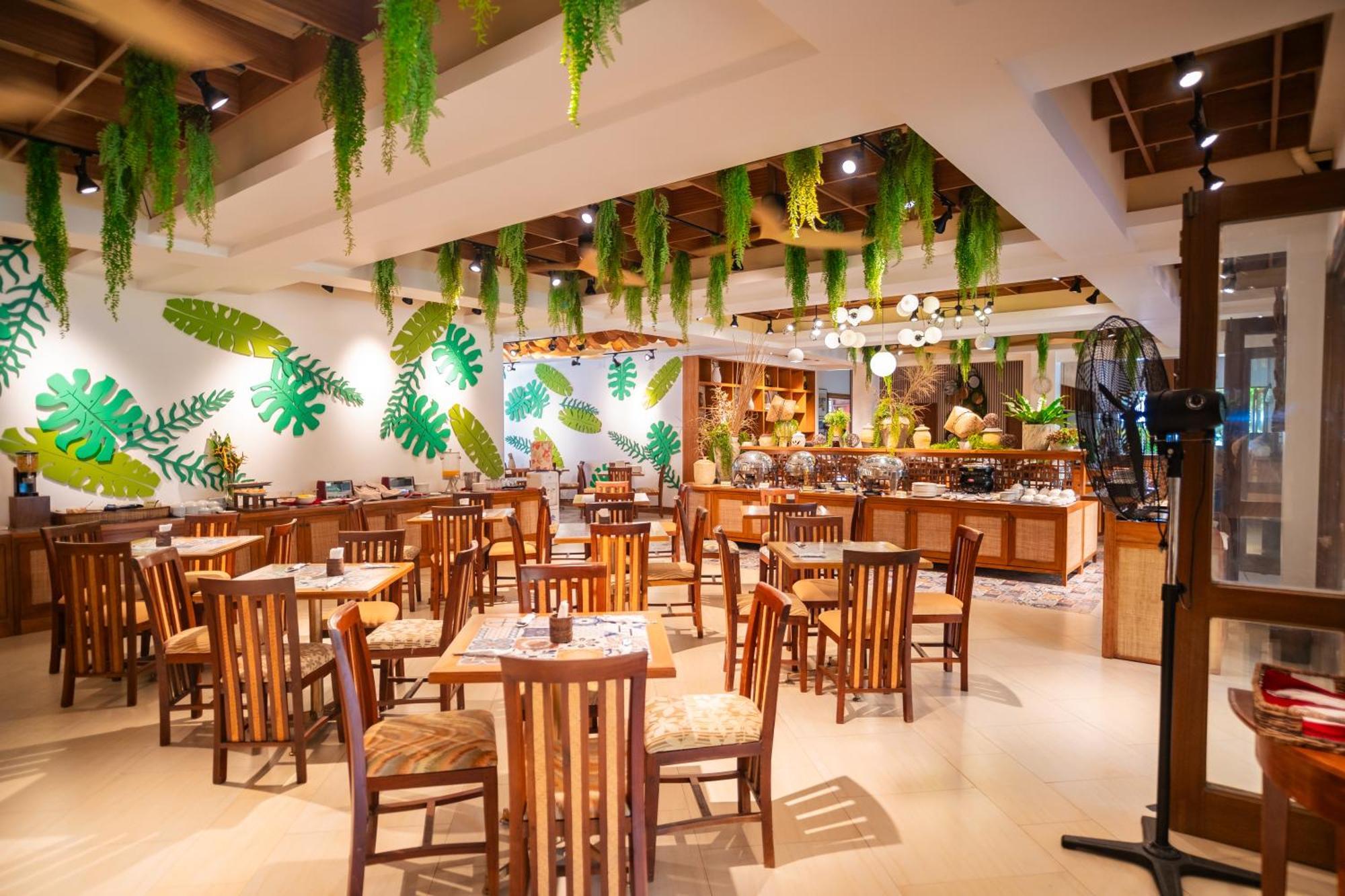 Manoc-Manoc Boracay Tropics Resort Hotel מראה חיצוני תמונה
