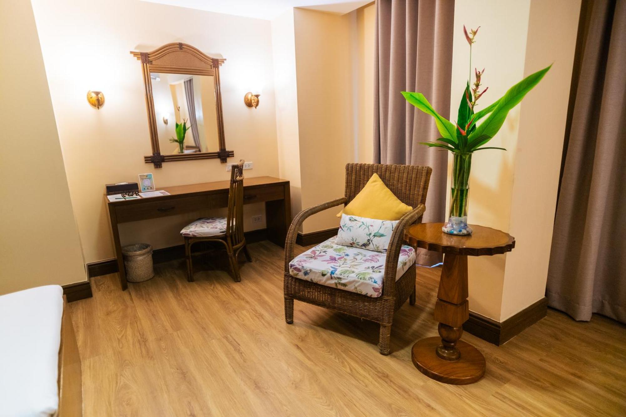 Manoc-Manoc Boracay Tropics Resort Hotel מראה חיצוני תמונה