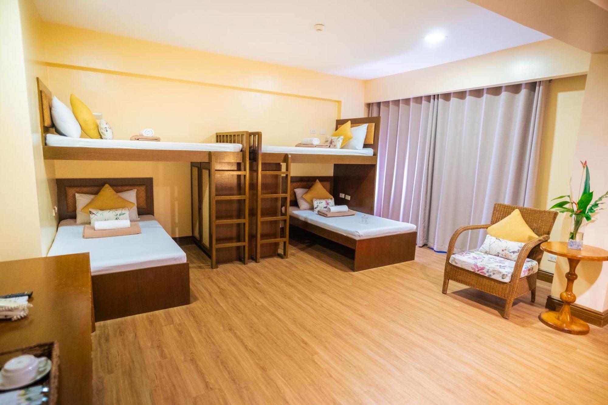 Manoc-Manoc Boracay Tropics Resort Hotel מראה חיצוני תמונה